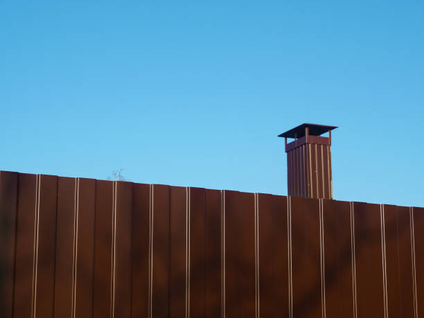 istock Metal fence top 885983506