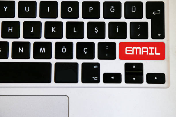istock high-angle view of the '' EMAİL '' key on the laptop keyboard 885986290