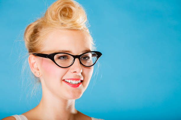 istock Retro pin up woman wearing eyeglasses. 886007464