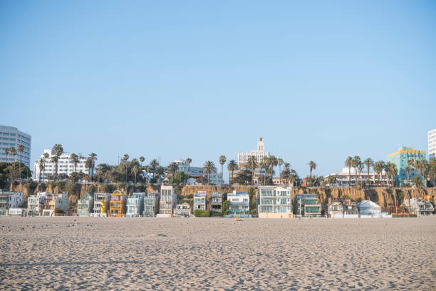 istock Santa Monica Beach Houses 886102610