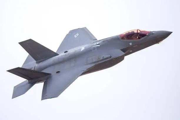 Photo of Very close view of an F-35 Lightning II