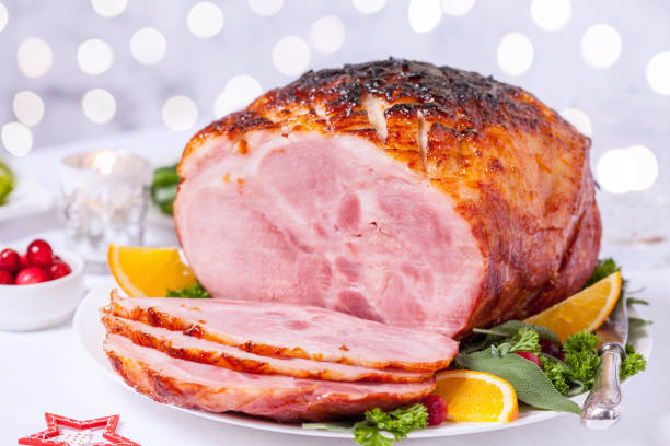 christmas roasted glazed holiday pork ham - candied sugar imagens e fotografias de stock