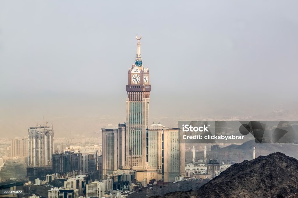 Bela vista da torre do relógio, a torre de Meca e a cidade de Makkah, Arábia Saudita - Foto de stock de Meca - Arábia Saudita royalty-free
