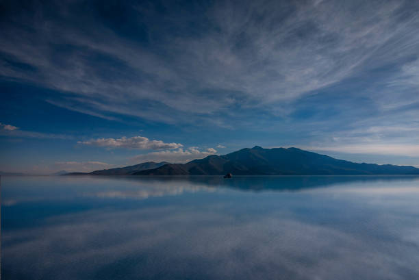 istock Off- road car on lake Salar de Uyuni, Bolivia 886246586