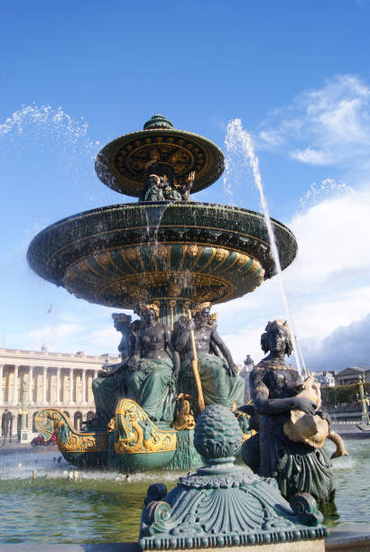 istock Pleasant Day at Place de la Concorde 886287738