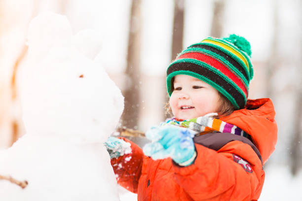 istock family winter fun 886308392
