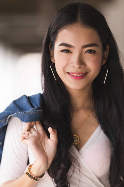 istock portrait young girl 886338528