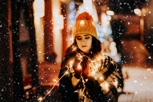 istock Girl who looks like a christmas tree 886525790
