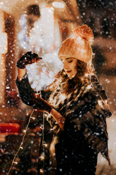 istock Girl who looks like a christmas tree 886526116