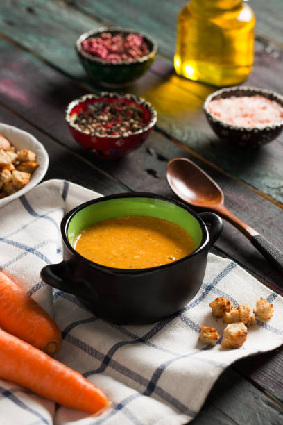 delicious lentil soup - cooked vertical high angle view lentil imagens e fotografias de stock