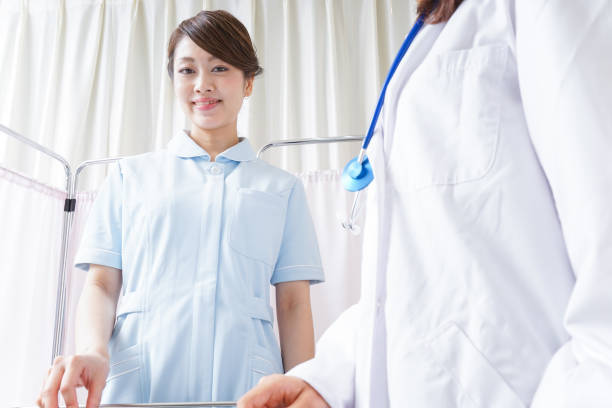 istock team medical care 886550578
