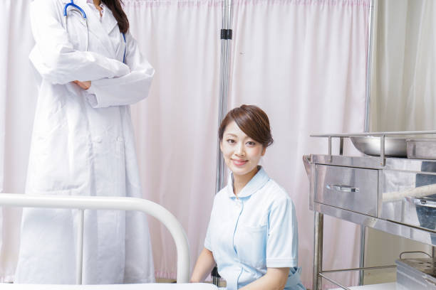 istock team medical care 886550636
