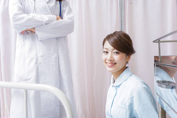 istock team medical care 886550644