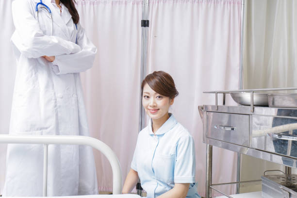 istock team medical care 886550646