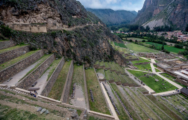 istock Inca ruins in Ollantaytambo, Peru 886586276