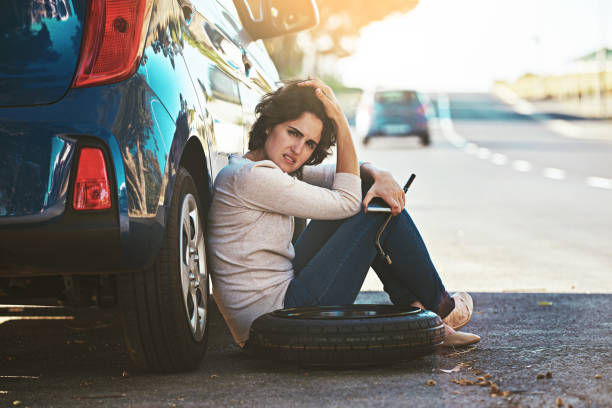 istock Where's a mechanic when you need one? 886586670