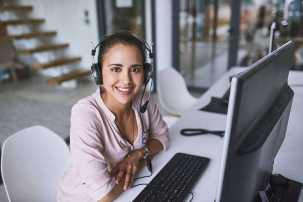 istock Here to answer all of your questions 886662818