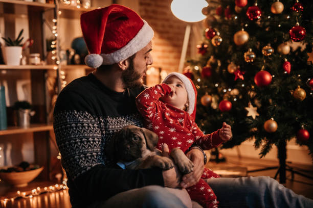 istock Baby girl feeding her daddy 886690122