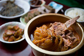 kurze-rippe-eintopf-mit-koreanischen-schweinefleisch-galbijjim.jpg?b=1&s=170x170&k=20&c=H-R43j8i0cbcPxFU4Rt9K66uOOJIxDDR7O1-0VrJWHQ=