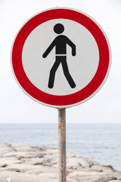 istock Entry prohibited sign stands on a coast 886693982