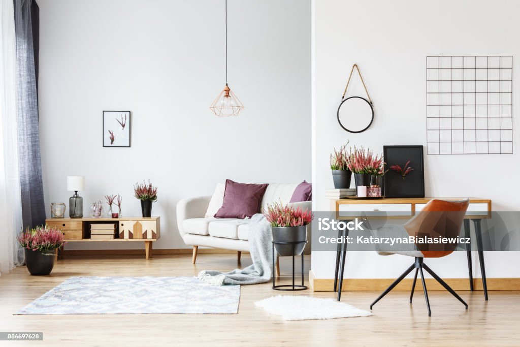 Arbeitsbereich in hellen Wohnzimmer - Lizenzfrei Wohnzimmer Stock-Foto