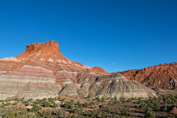 istock Moonrise Over the Escalante Grand Staircase 886708276