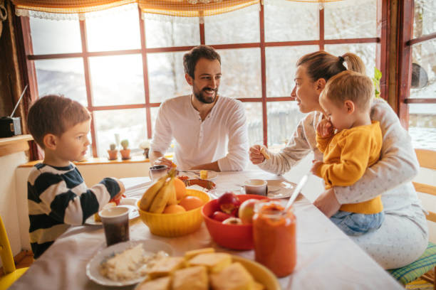 istock Having breakfast with my family 886739404