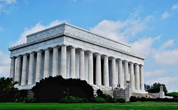 istock Lincoln Memorial, Washington, DC, USA 886837830