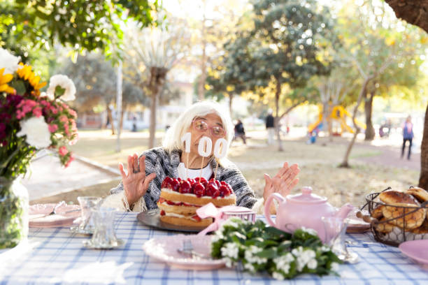 istock Senior women birthday 886949984
