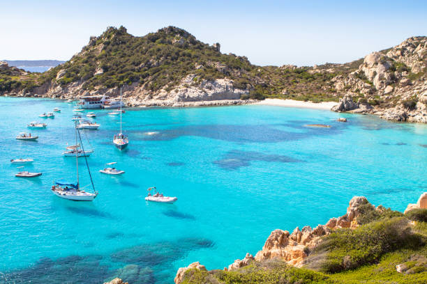 spiaggia di cala corsara, île de la sardaigne, italie - archipel photos et images de collection