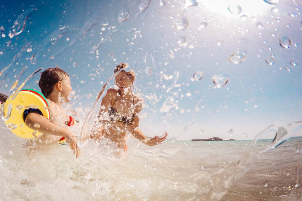 istock Enjoying sea water 886963550