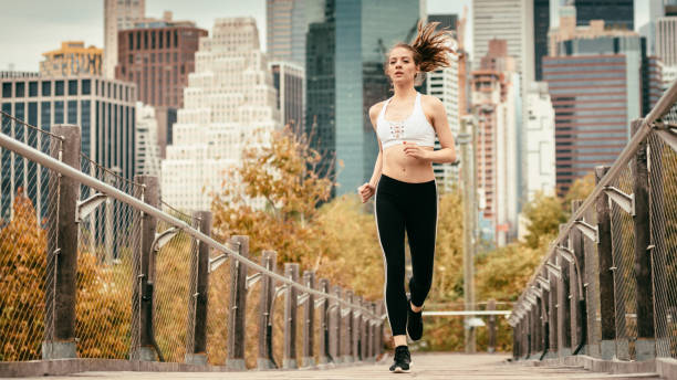 istock Morning Run in New York 886968932