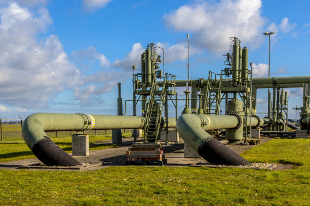 Old Natural gas well Old working wells on Natural gas field processing site oil wellhead stock pictures, royalty-free photos & images