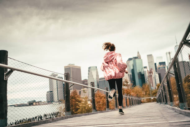 istock Morning Run in New York 886995356