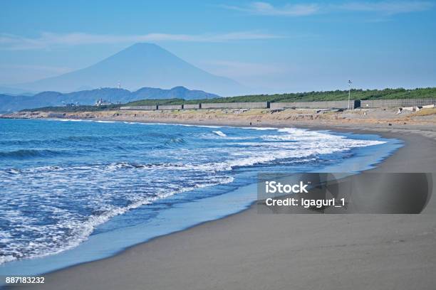 Mount Fuji From Chigasaki Beach Stock Photo - Download Image Now - Hiratsuka, Shonan, Beach