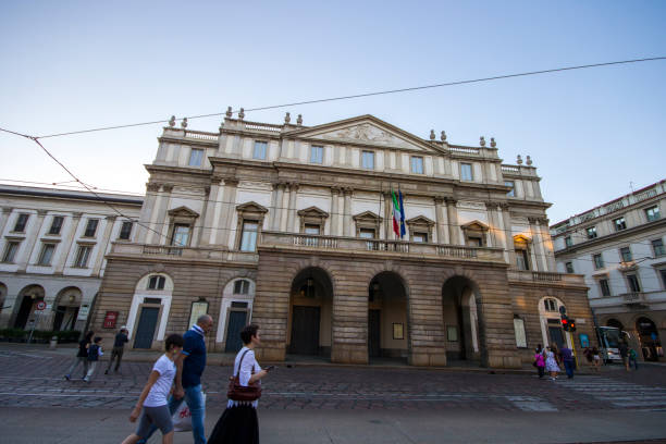 milán, italia - milan italy stage theater opera house built structure fotografías e imágenes de stock