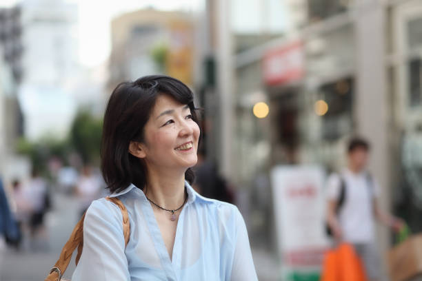 istock Japanese woman 887281814