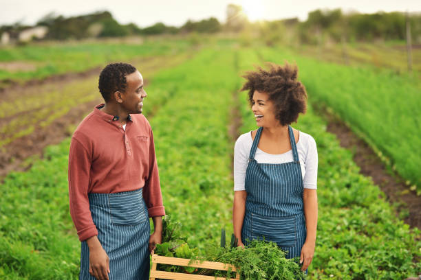 istock Carrying the weight together 887287346