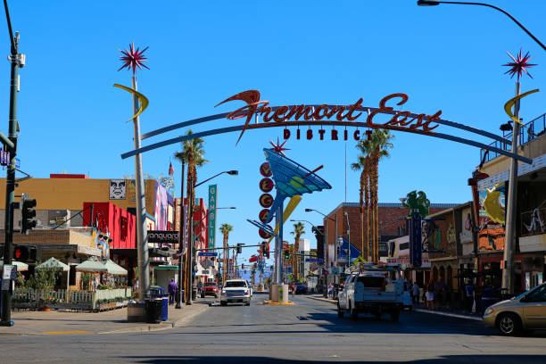 fremont street experience at morning. - welcome to fabulous las vegas sign las vegas metropolitan area casino neon light imagens e fotografias de stock