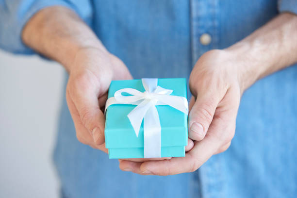 istock I want to give you a gift box 887393560