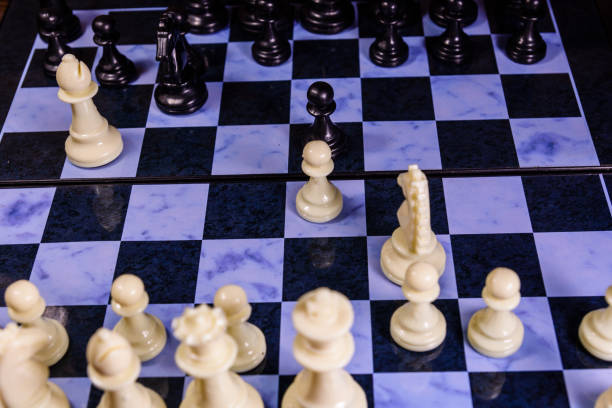 skład szachów na szachownicy - intelligence set armed forces competitive sport zdjęcia i obrazy z banku zdjęć