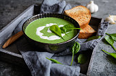 Spinach soup with sour cream