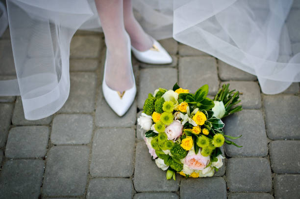 istock Wedding bouquet at the pavement 887711598