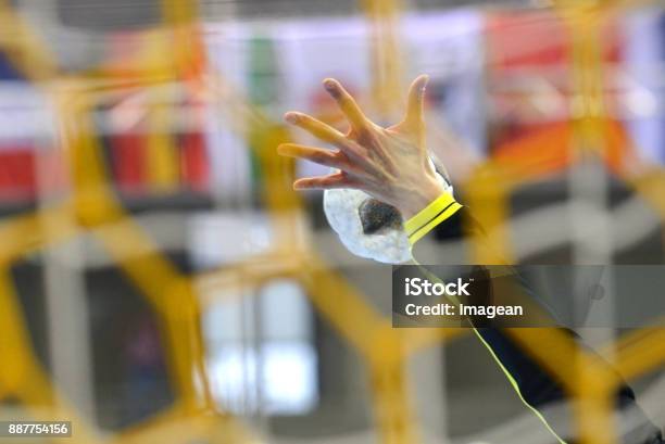 Guardado Foto de stock y más banco de imágenes de Falta de mano - Falta de mano, Frontón - Deporte, Niño