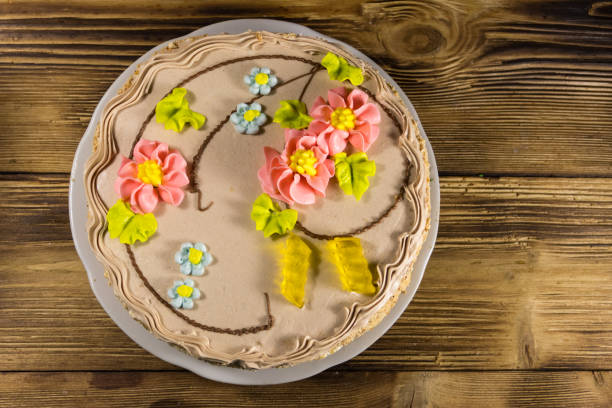 istock Kiev cake with cream, nuts and meringue 887806972