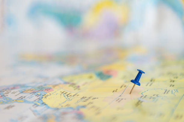 istock destination and blue pin on the map 887883022