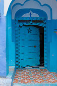 traditionellen-marokkanischen-innenhof-in-chefchaouen-blaue-stadt-medina-in-marokko.jpg?b=1&s=170x170&k=20&c=MchCC3xuzXlJJtT_RbeS-vRnf5K18wIiNacI57-phvs=