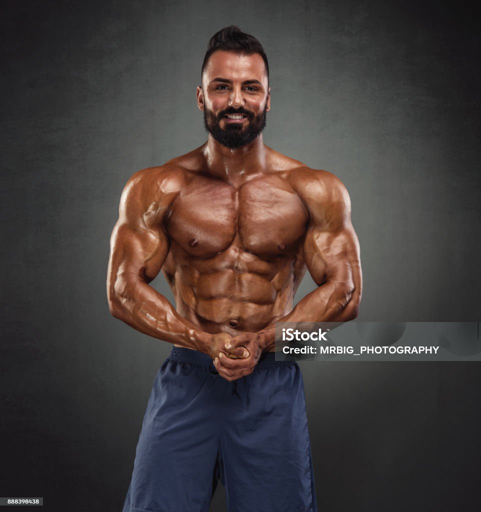 Đẹp Trai Cơ Bắp Đàn Ông Flexing Cơ Bắp Hình ảnh Sẵn có - Tải xuống ...
