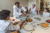 familie-feiern-silvester.jpg?b=1&s=170x170&k=20&c=WINN0yUbRCpEZjkekTm5_5mymn9mTzHd3bwmPSszcBg=