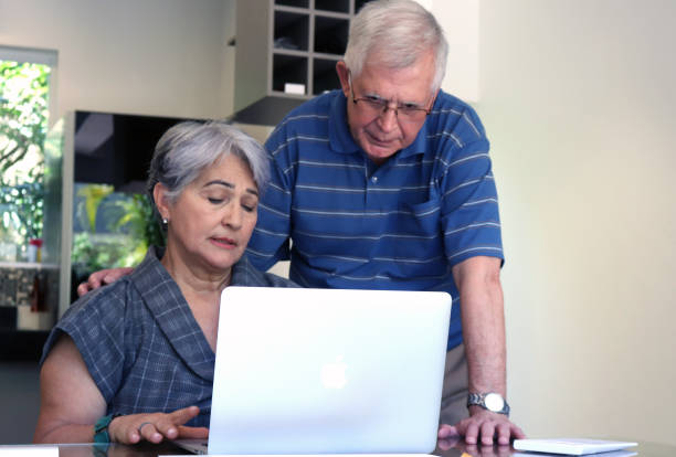 istock Senior couple and tecnologies 888494968